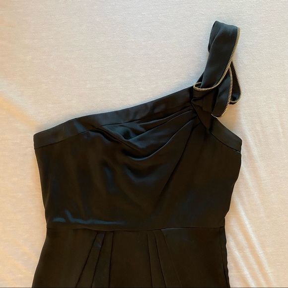 BCBGMaxAzria | Zippered One Shoulder Mini Dress - Black | Size 2 - Picture 3 of 15